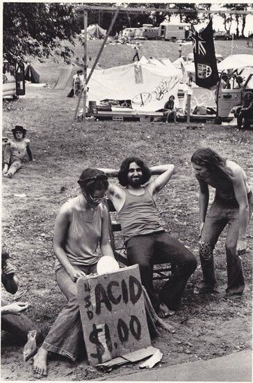 crockpics's tweet photo. Woodstock https://t.co/QGRpE3cXii