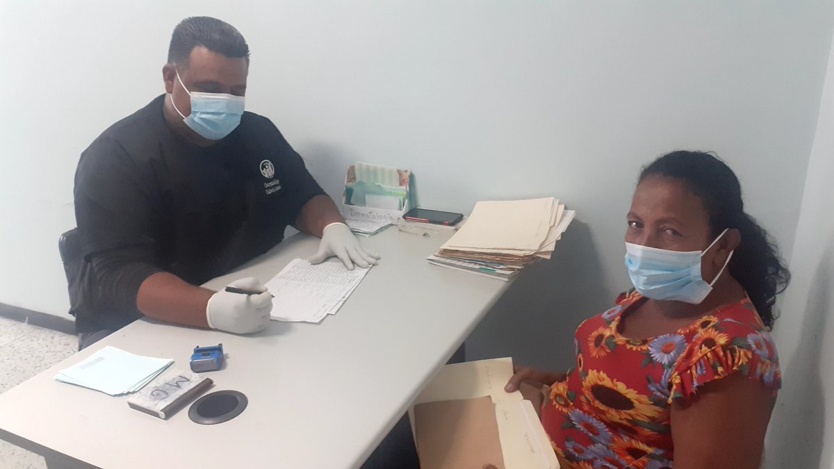 HospitalDaza's tweet photo. #IVSSinforma | La consulta de dermatología se encuentra activa en atención directa a nuestro pueblo.
#PorUnSeguroSocialMásSocial
@NicolasMaduro 
@MagaGutierrezV 
@Somosivss 
@AdolfoP_Oficial https://t.co/sufC6NBlw1