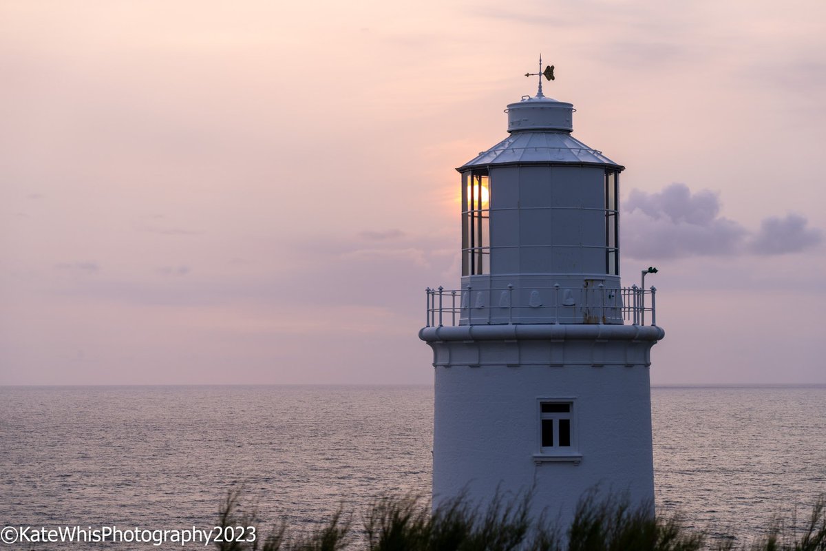 katewhis's tweet photo. The sun pretending to be the lighthouse light. #trevosehead #cornwall https://t.co/HRXKKcNGiB