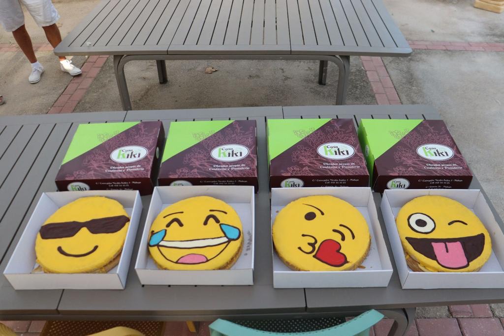 lmmigraciones's tweet image. Desde La Merced queremos agradecer a #ComDigital y a la Universidad de Málaga por la invitación al intercambio lingüístico y multicultural: “Conectando Emociones: Rompiendo Fronteras”, que realizaron aprovechando el Día Mundial del Emoji.