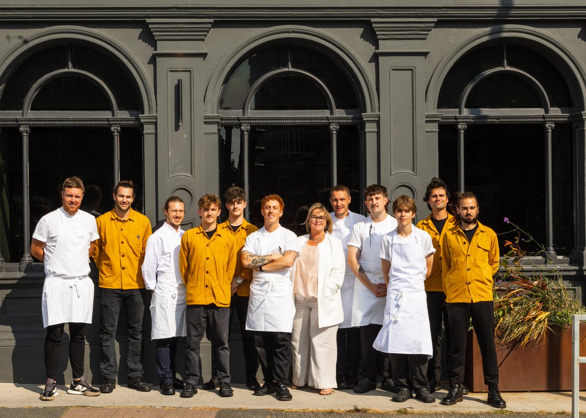 EtchFood's tweet photo. We are looking for an assistant manager to join our team @EtchFood

✔️ Wed-Sat (8 shifts per week)
✔️ Christmas &amp; NYE off
✔️ Great rates of pay and service charge
✔️ Development &amp; progression 
✔️ Be part of a team pushing to the next level

If interested, email sam@etchfood.co.uk https://t.co/YJ5jbVi8pt