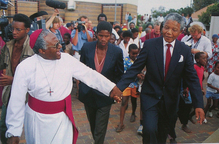 TheTutuLegacy's tweet photo. Today we are taking a moment to remember Nelson Mandela on what would have been his 105th birthday. We remember his indomitable spirit, unwavering dedication to justice, and commitment to equality, which continues to inspire us all.

Image: PETER MAGUBANE AND GOODMAN GALLERY https://t.co/nPEKy4sA4u