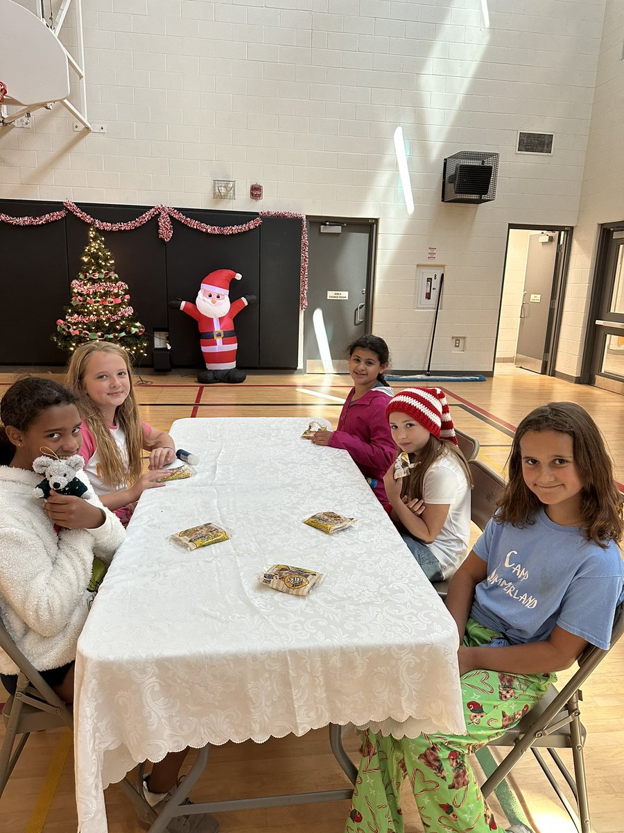 Ms. Risebrough (@msrisebrough) on Twitter photo Christmas in July at <a href="/SummerlandHCDSB/">Camp Summerland</a> ! Celebrating with some delicious christmas cookies🎄❤️ @MrsCrawford_FDK Christmas in July at <a href="/SummerlandHCDSB/">Camp Summerland</a> ! Celebrating with some delicious christmas cookies🎄❤️ @MrsCrawford_FDK