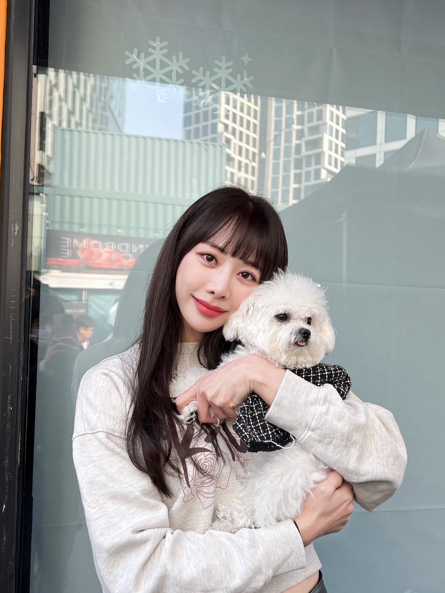 minihk_bg's tweet photo. 브브걸은지탄신일
#happy_eunji_day
재데뷔축해해
#은지의_새시작을_응원해 https://t.co/0TBzk6MZnW