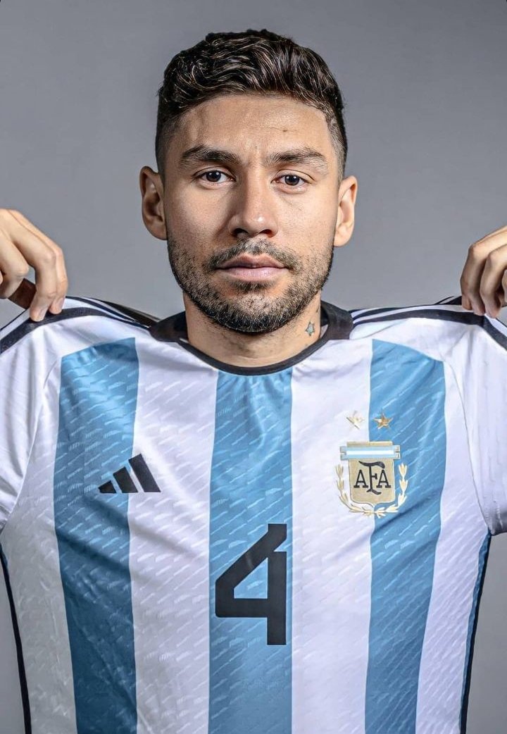 agussspriv's tweet photo. Por los 7 meses, te dejo los mejores RELATOS del gol de penal de Gonzalo Montiel. 🇦🇷

ABRO HILO: 👇 https://t.co/S8Cpo096Cc