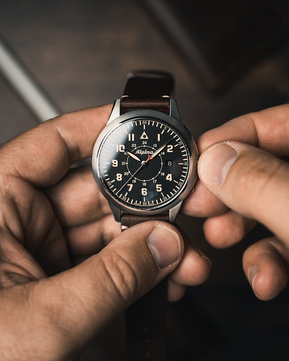 Alpinawatches's tweet image. The perfect watch to defy gravity. Meet the Heritage Startimer Pilot Automatic.
bit.ly/46tkRlE

#AlpinaHeritage #StartimerCollection #SwissWatch