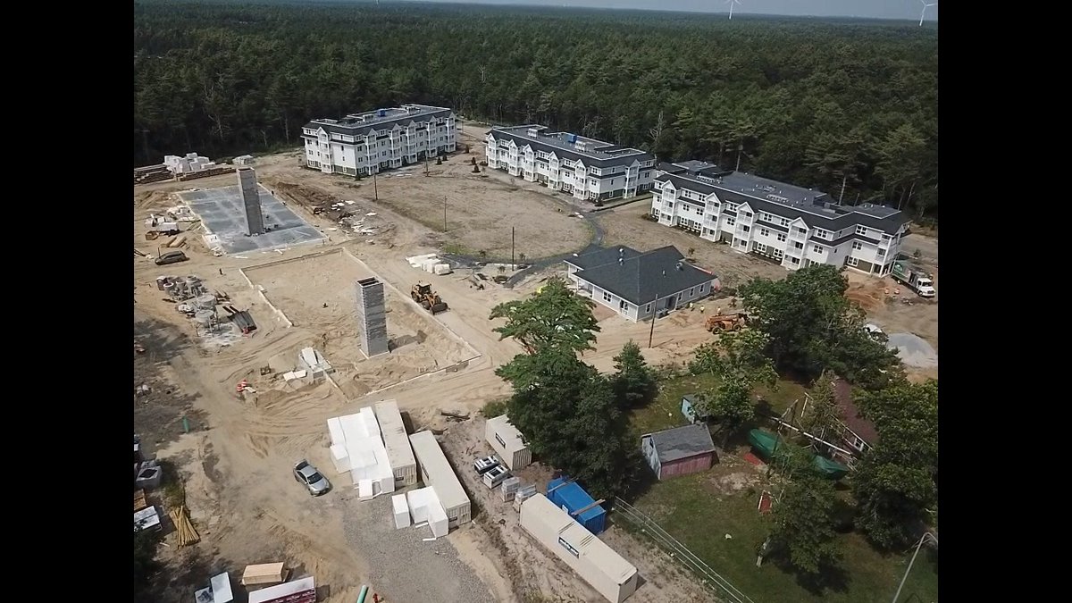 DakotaPartners_'s tweet photo. Thank you to International Framers for capturing these aerials of Woodland Cove in Wareham, MA showing the kickoff of Phase 2 construction! #DakotaDevelopments #CreatingHousingThatMatters #affordablehousing #LIHTC #PassiveHouse https://t.co/eAgrXzilG6