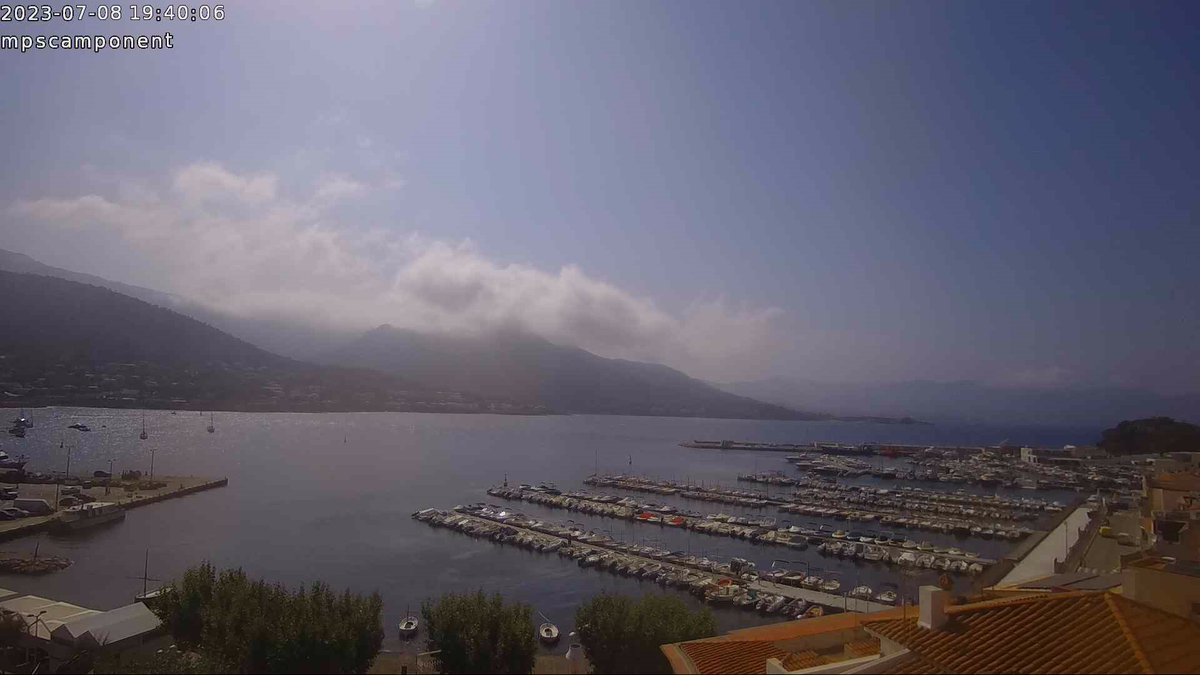 Temperatura:26.7 Sensació Tèrmica:28.1 Vent:13.5km/h Direcció del vent:ENE Ratxa Max/Hora:30.6 Escala Beaufort:2 bft Pressió:1013.9 Pluja Hora:0.0mm Acumulació 24/h:0.0 Humitat:78  #meteocat #arameteo #324eltemps #elportdelaselva