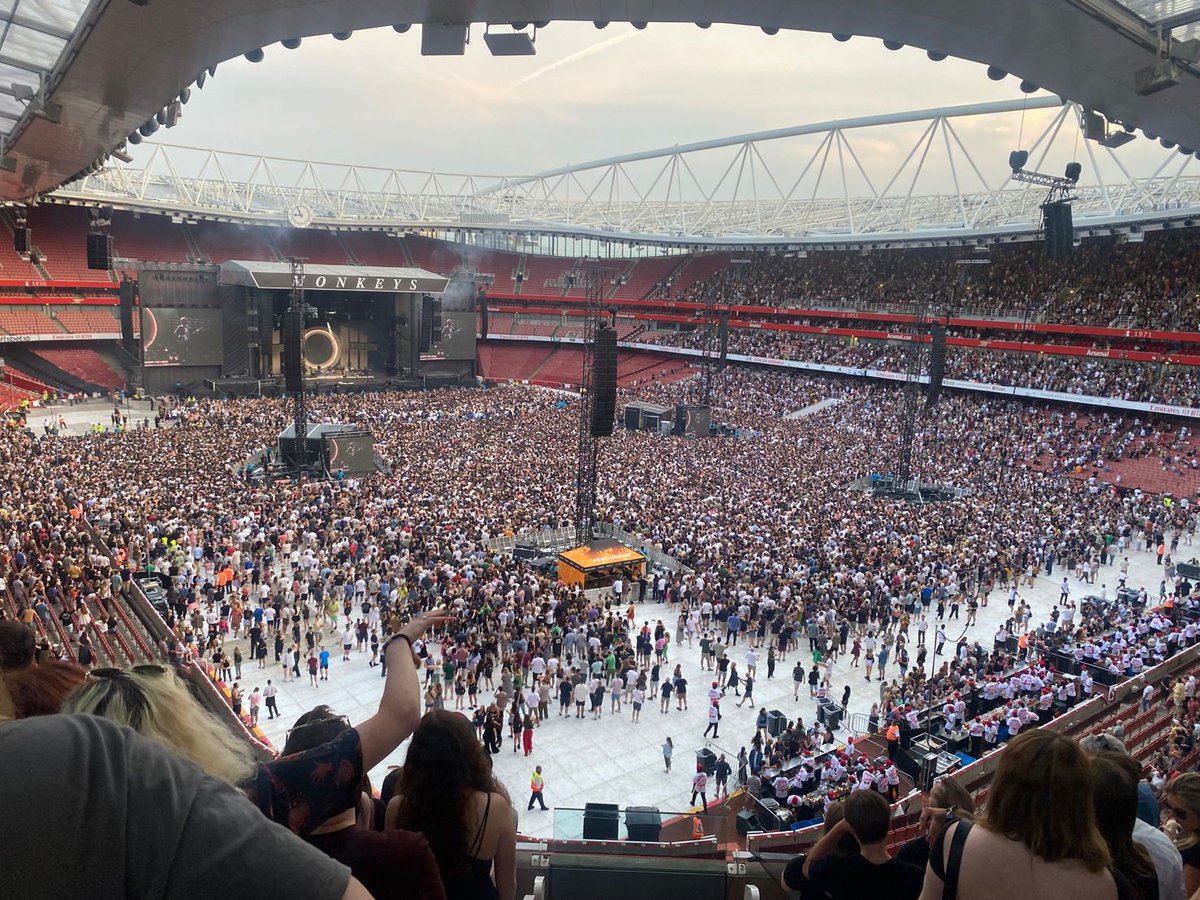 Our team at Emirates Stadium welcomed the Arctic Monkeys and an astounding 170,000 fans across 3 nights of incredible music 🎶 

A massive thank you to our phenomenal team for their hard work and dedication through both the football and concert seasons 💪

#DelawareNorthProud