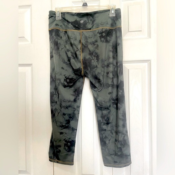 So good I had to share! Check out all the items I'm loving on <a href="/Poshmarkapp/">Poshmark</a> #poshmark #fashion #style #shopmycloset #citizensofhumanity #athleta: posh.mk/p8PLZDO2wBb