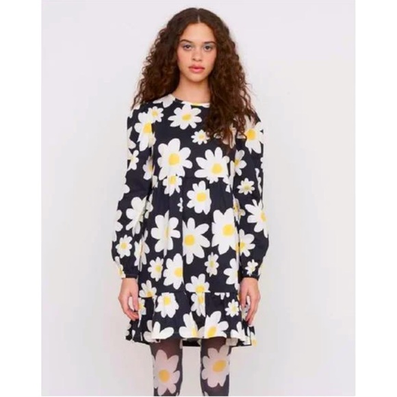 jazamina's tweet photo. So good I had to share! Check out all the items I'm loving on @Poshmarkapp #poshmark #fashion #style #shopmycloset #vintage #jeffreycampbell #lazyoaf: https://t.co/La0EV3X80h https://t.co/bL8jIdWvn3
