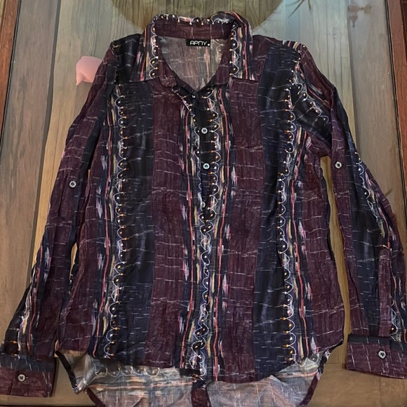 soon2bcourtney's tweet photo. So good I had to share! Check out all the items I'm loving on @Poshmarkapp #poshmark #fashion #style #shopmycloset #apny #laurenralphlauren #toryburch: https://t.co/uQFSo3YGOY https://t.co/VqetJ92DDm