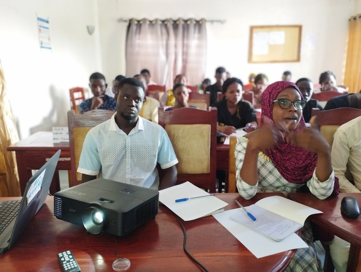 aj2dBenin's tweet photo. Projet Média-B
@weworld outil les Associations de Jeunes du BORGOU.
@yalidakar @YaliTeam229 @UNICEF_Benin @unfpa_benin @ONU_fr @CARE @AFD_France @Parolesdafrique @Accescultureafr @ab_benin @KarimouRazack @agbegnigan2013 @OkeyFranz @Aigleroyal229 @AtmanBOUBA 

#irifou #wasexo https://t.co/rxZttKXLSi
