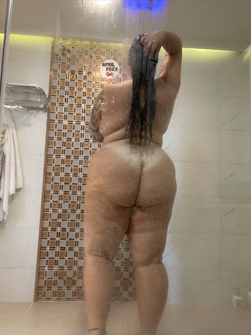 Conserve water, shower together ? https://t.co/PUTlAREFqP