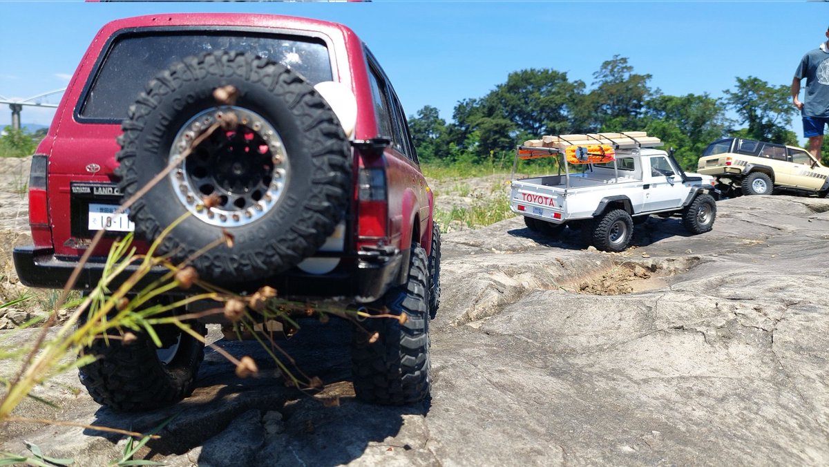 PG3110akiho's tweet image. 先日の川本🌿
岩の上は確実に40℃以上でしょ🥵
それでも集まる
勇敢なオジさんたち😄👍
#スケールクローラー
#ラジコン
#scalecrawler