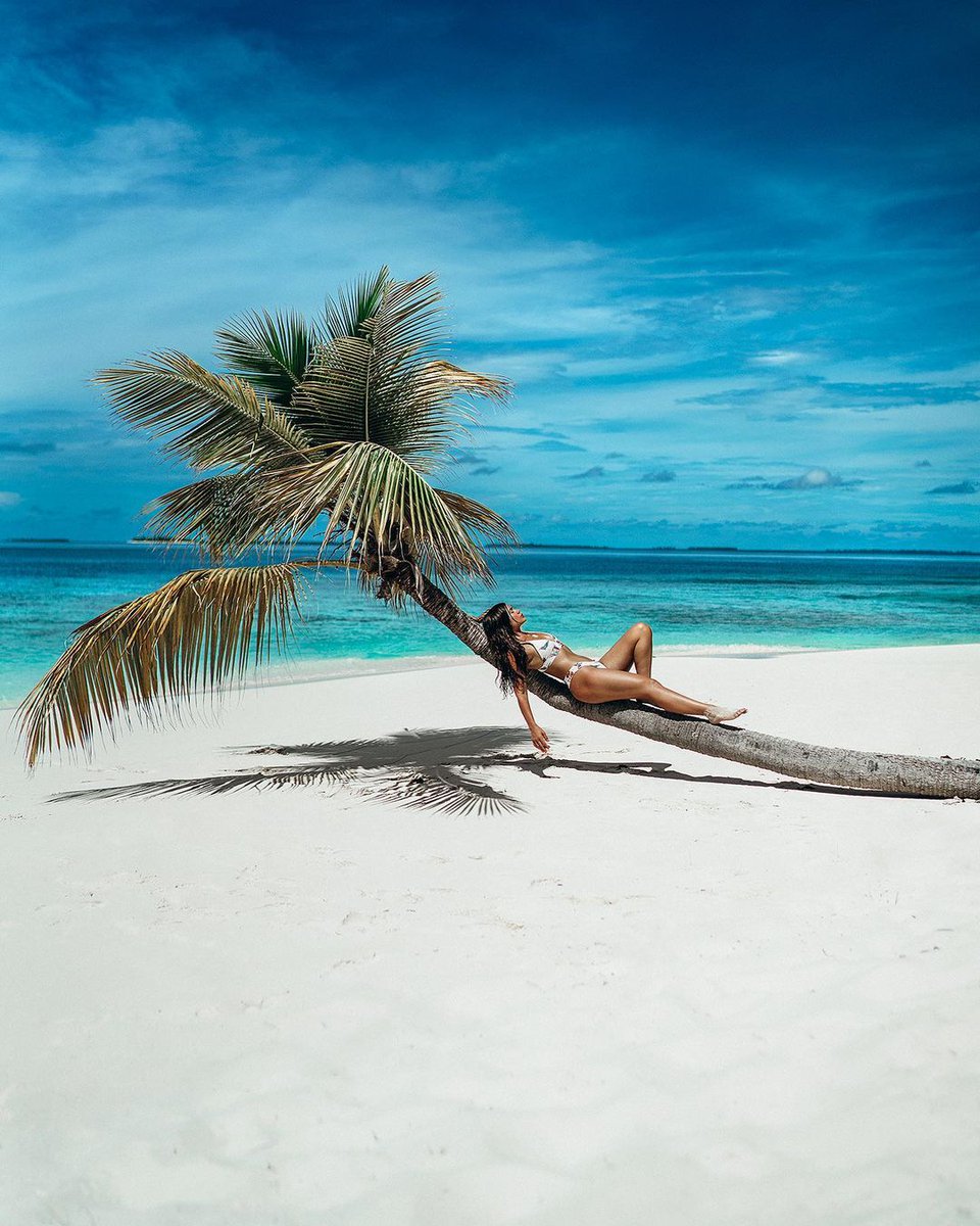 Show us The Sign 🙂

📷: @awaylands

#WorldsLeadingDestination2022 #Maldives #VisitMaldives #spa #SunnySideofLife #explore #Sea #experience #balutraveltd #beach