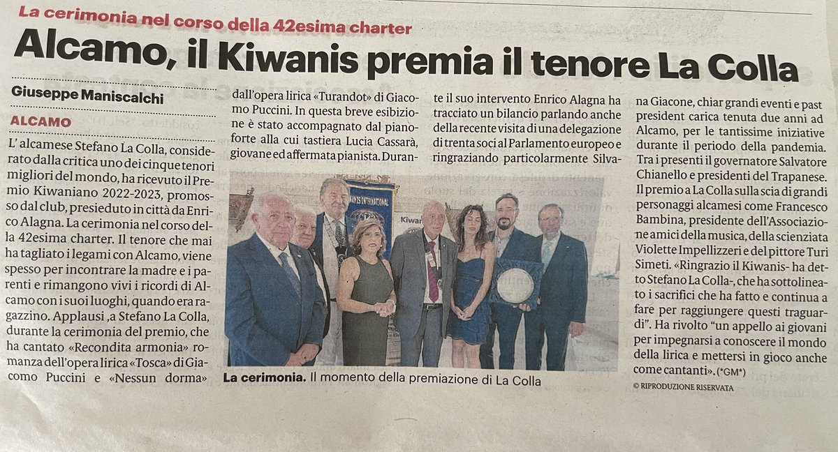 LaCollaTenore's tweet photo. Premio KIWANIS a Stefano La Colla. Grazie mille 🍀 https://t.co/mOdKhDijQC