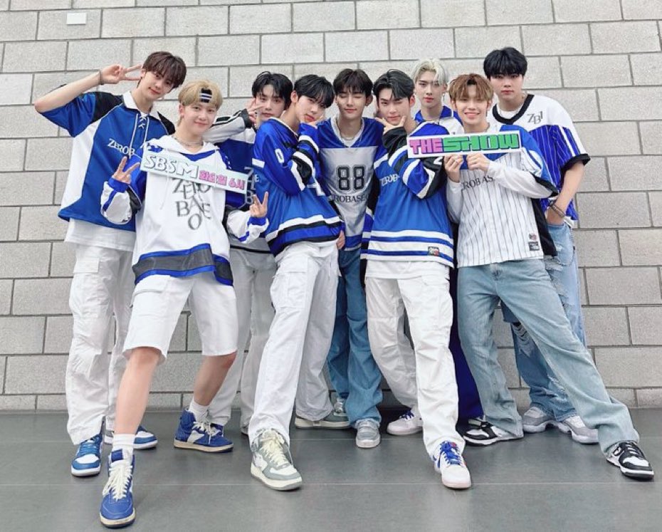 jusunkyucart's tweet photo. zb1 first win giveaway

— like and rt
— reply the tags for zb1 first win
— winner must be willing to shoulder sf ^^ 

(1) winner of sealed hanbin digipack
(1) winner of taerae bread pob

ends july 20! 

ZB1 FIRST WIN
#InBloom1stWin
#ZEROBASEONE1stWin https://t.co/C6Hxt9K6y0