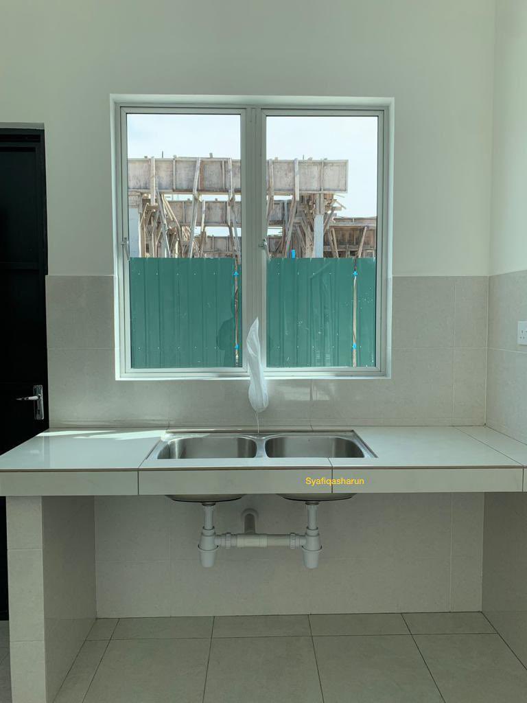 moon_1property's tweet photo. *iklan lalu* 

Teres setingkat di klebang putra  ✨
20’ x 76’ | 3 bedroom &amp; 2 bathroom 

More info click sini 
https://t.co/pewDiyNsoF https://t.co/tLmALRkw9F