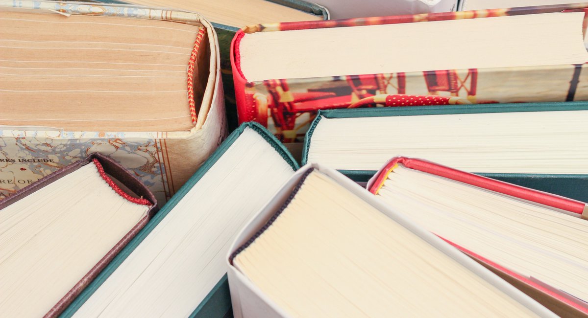 📚 Lecturas #matematicas para el #Verano 

Aquí os dejamos las recomendaciones que nos llegan desde la Comisión de Divulgación de la #RSME

🤔 ¿Cuáles son las vuestras?  
Os animamos a comentar y compartir 😉 

🔗 rsme.es/2023/07/lectur…

#libros #LibrosRecomendados