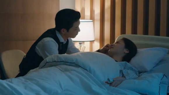 kdrama_wonchaa's tweet photo. 개최악장면(내 인생의 일부)
홍차영이 찾아올 줄 몰랐던 빈센조한텐
이게 진짜 마지막일 거라서
마음 숨길 생각도 안 하고
어떻게든 눈과 감각에 담아두려고
하염없이
쓰담..
쓰담....
홍차영 그 마음 다 안다는 듯이
말없이 웃고 있고

진심최악(내 생명, 존재의 의의) https://t.co/4JF3gehzxe