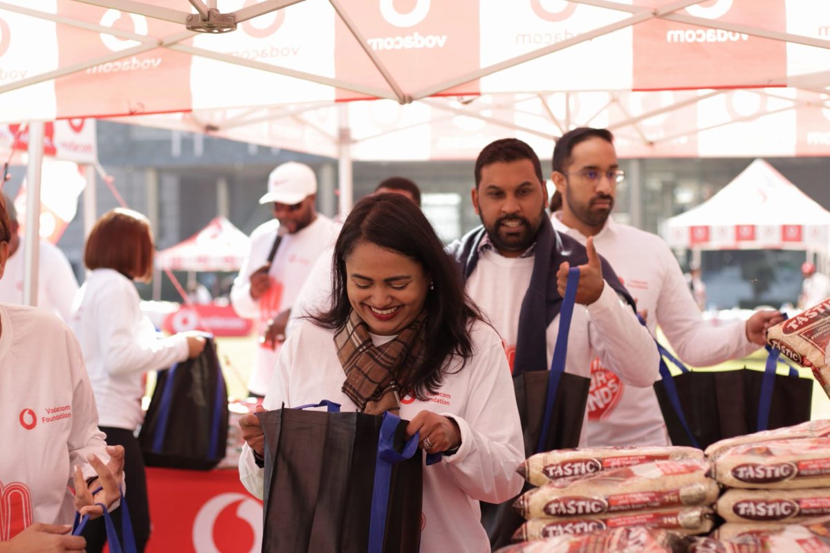 750 food parcels will be made today by our Vodacom staff, coming out in full force and joining a production line. #ItsInYourHands #ConnectingForGood #FurtherTogether