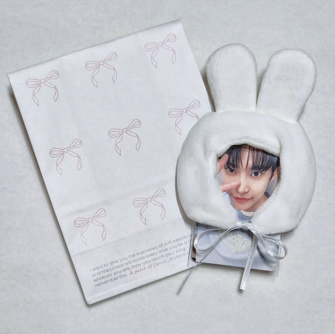 .          ∧_∧              ᕱ∞ᕱ
        (｡◠‿◠｡) ♡♡ (ᓀ‸ᓂ)
    　        ᴷᶤᵗᵗʸ ᴮᵘᶰᶰʸ ᴮᵒᶰᶰᵉᵗ