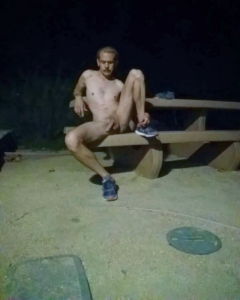 personal_mango's tweet photo. Summer nights in the park 🔥💜 https://t.co/x577M8UjIG