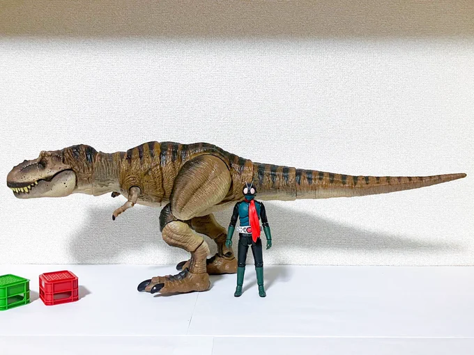 でもこうして見ると意外と体高はアーツの1.5倍程度なので思ってたよりは大きくないかもしれない(体長から目を逸らしながら) 