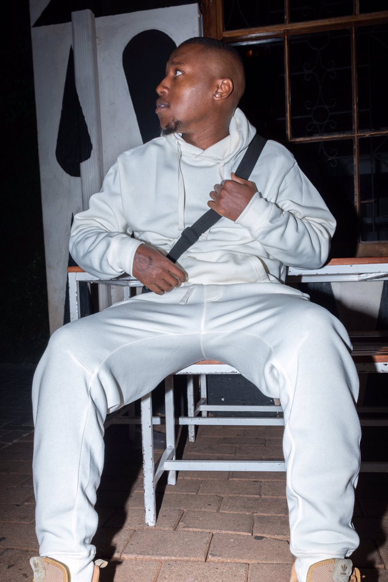 Amor E Luz is it’s Out and trending 🤓🔥Let’s go

bfan.link/amor-e-luz-vol…