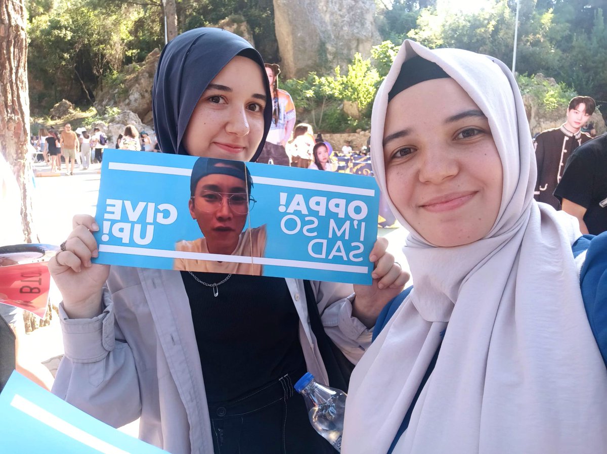 Alanda fotoğraf çekilmeyi unutmuşum resmen😅 
Elimizdekilerle idare edelim💙💙

~BTOB IS 7~
#BTOBinTurkiye
<a href="/OFFICIALBTOB/">BTOB·비투비</a>