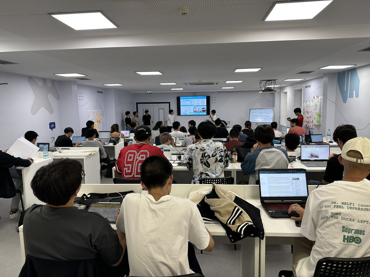 sit_l3s's tweet photo. 唐突に依頼される進捗報告や、First DRで、英語プレゼンを多く経験しています👨🏻💻
学生がOMGしてなんぼのプログラムになっています🤭先生たちからのコメントで振り出しに戻るチームもちらほら…
#芝浦工業大学 #社会システム科学研究室 #システム理工学部 #システム理工学専攻 #市川研究室 #gPBL https://t.co/3Z6xnM4Qel