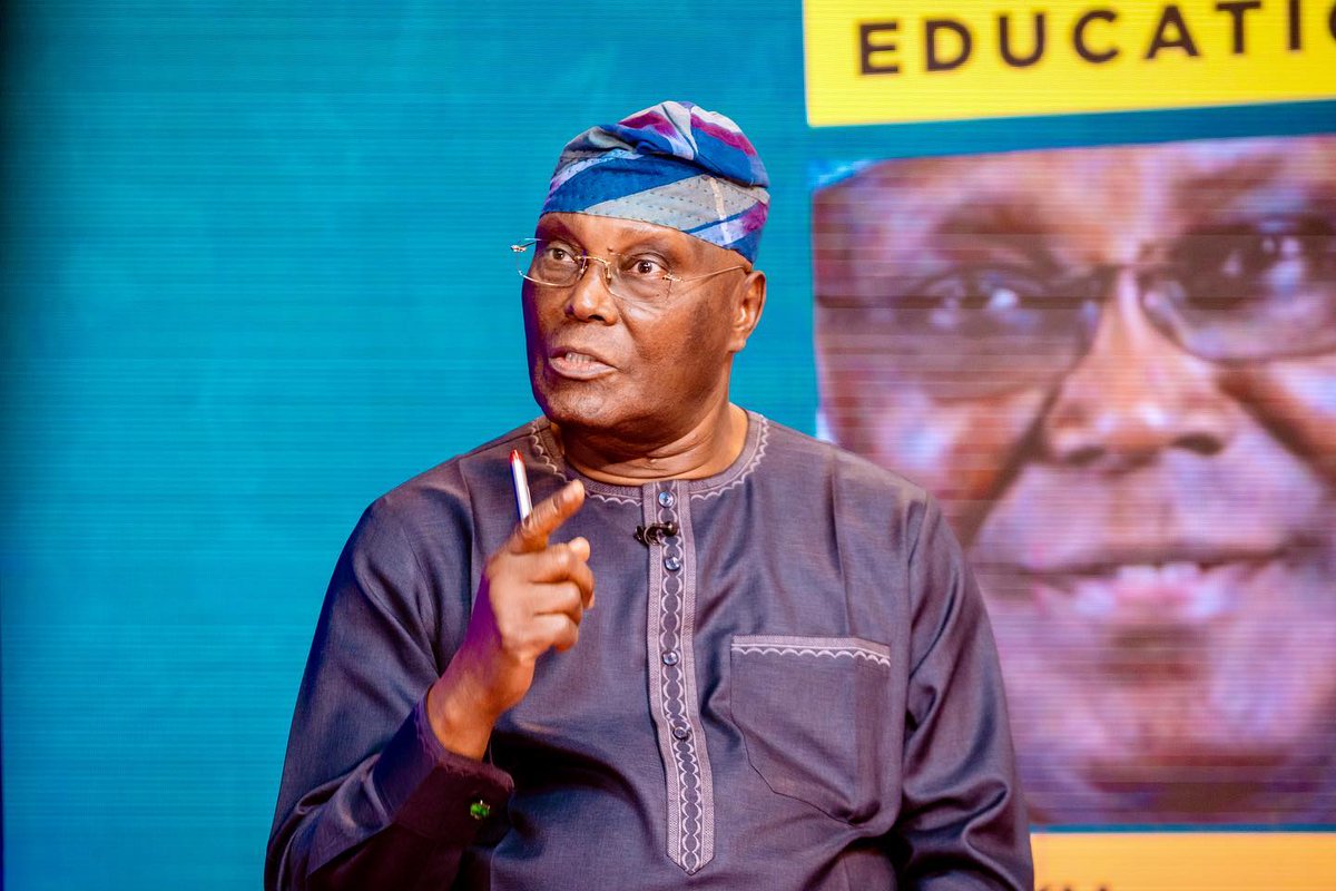 jrnaib2's tweet photo. Yes! Atiku also promised Fuel Subsidy Removal, bt he has made it clear dat was planned to be in phases until finally removed. By then we will have:
- Rail-Lines
- BRT
- Functioning Refineries
- Stable Electricity
-  Reform Agri-Business sector which will amount to food abundance. https://t.co/I9TFBR9cIH