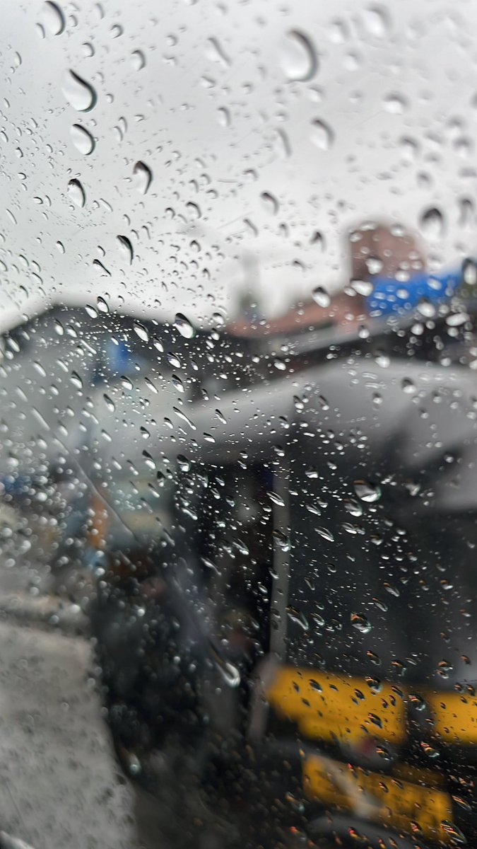 sadh_arsh's tweet photo. Monsoon is for the Smiths https://t.co/jJyyZi2bdl