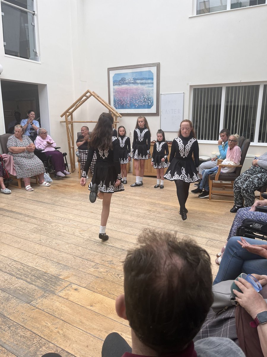 cannon_irish's tweet photo. On Sunday we brought some Irish cheer to the residents at Highlands Care Home ☘️ https://t.co/kyh9MGWAWl
