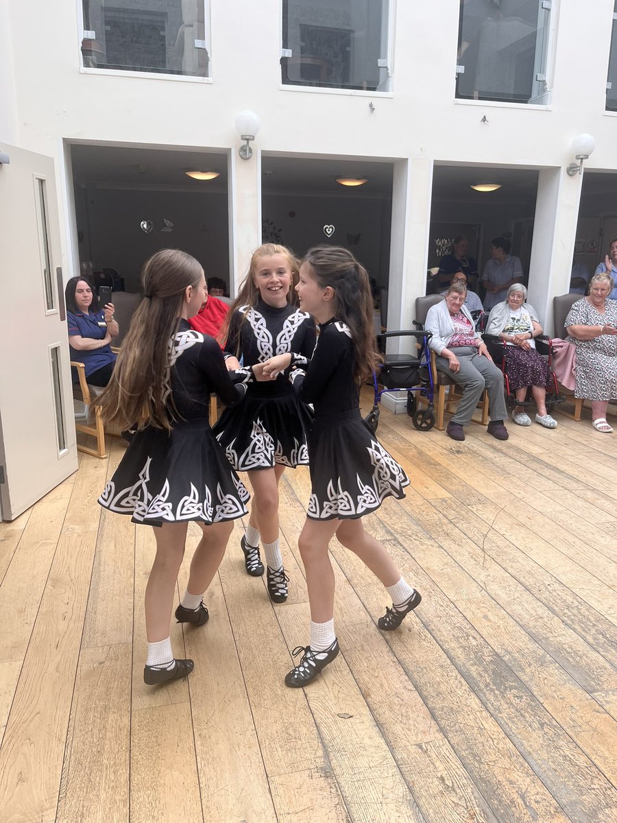 cannon_irish's tweet photo. On Sunday we brought some Irish cheer to the residents at Highlands Care Home ☘️ https://t.co/kyh9MGWAWl