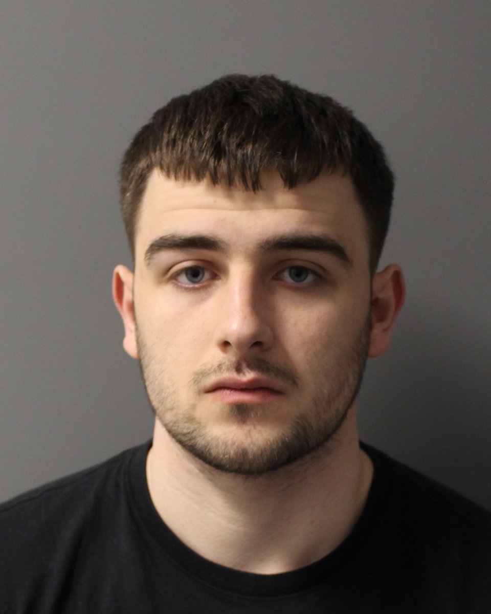 Detectives investigating a double murder in #Islington want to locate Lorik Lupqi (19).

Lupqi has links to east and south west London.

If you can help please call 999 quote CAD9383/29Jun.

Read more 👇

ow.ly/94Z050PeWHw