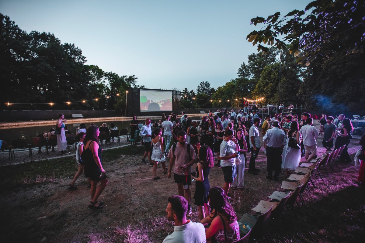 anibarfest's tweet photo. The 14th edition has finally started, and love takes center stage! 💘
Catch the atmosphere of the opening ceremony captured by Elemedina Arapi and Ferdi Limani.
For more information read the article: https://t.co/kfQXI82V3u
#anibar #anibar14 #anibar2023 #love #dashni #peja https://t.co/9Mkupi11YN