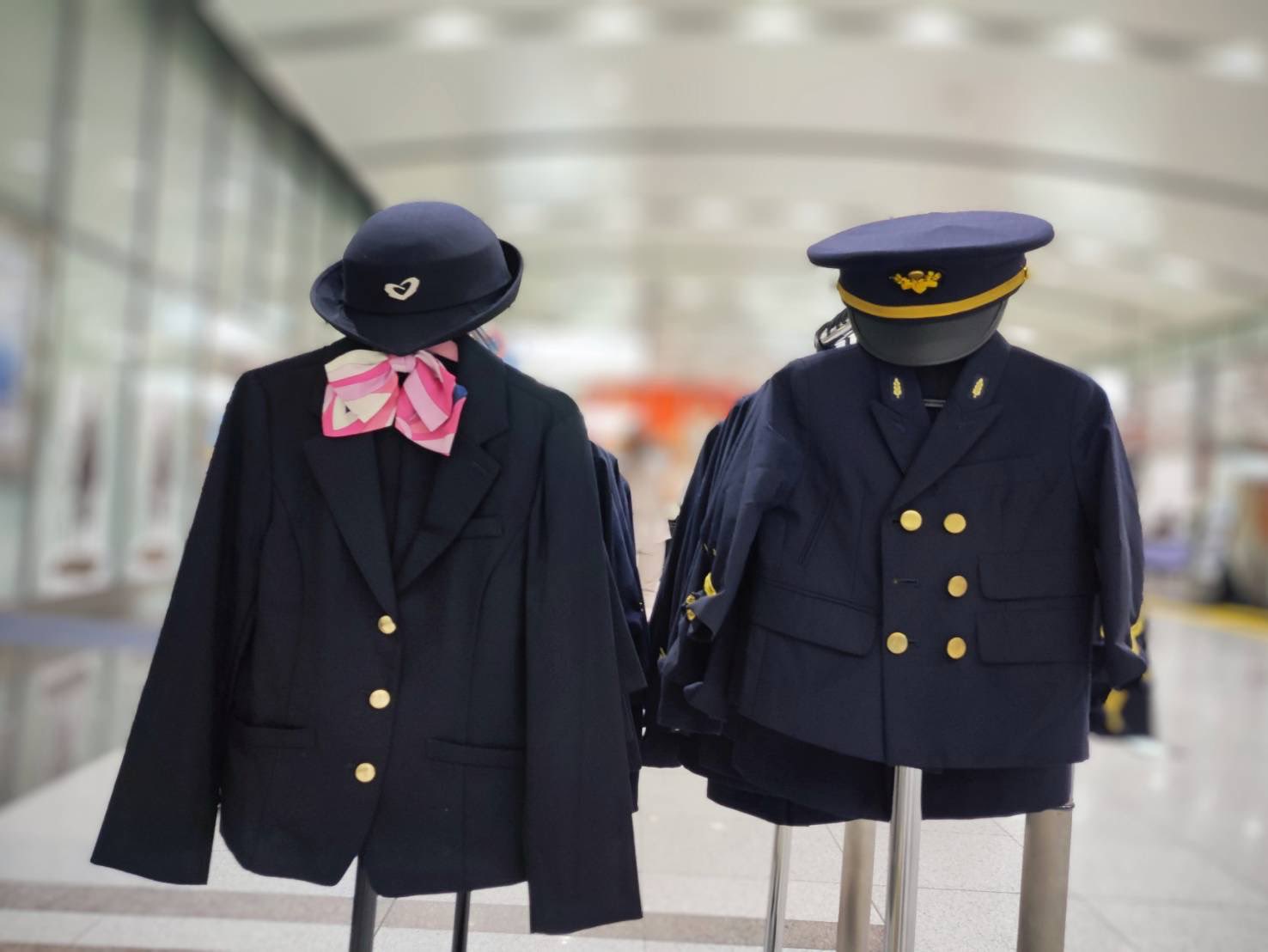 JR東海の社員が制服の胸元に付ける「職名別ワッペン」が