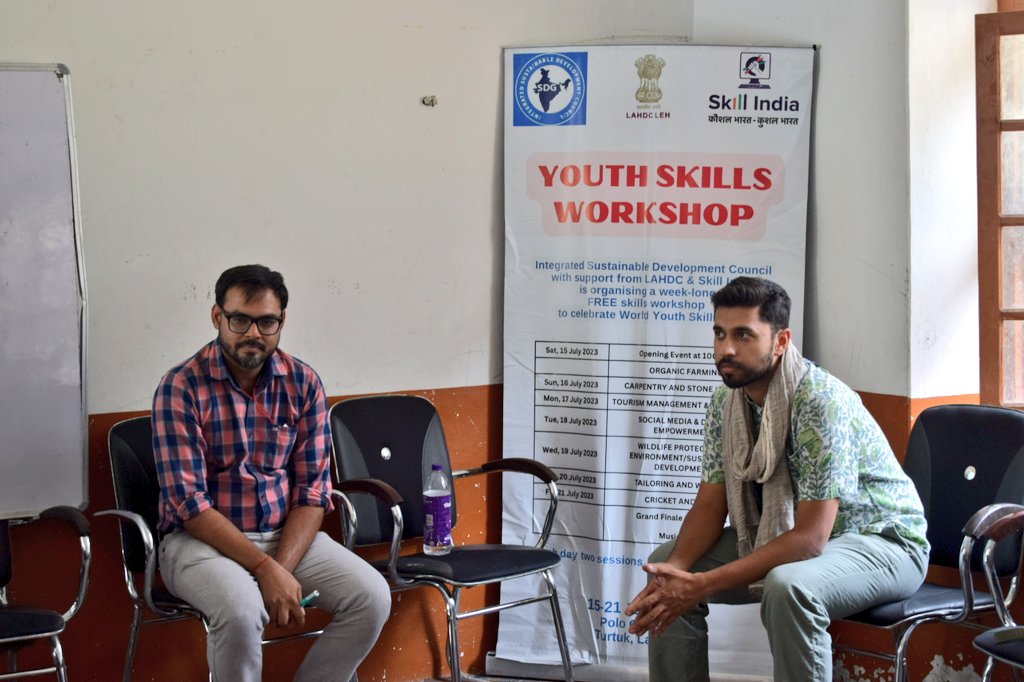 As part of our Youth skills Workshop in Ladakh, Digital empowerment sessions with kids were held across schools today.

In Sufia Public School, Bogdang, <a href="/AbnerManzar/">Abner Manzar</a> &amp; <a href="/saurabh0426/">saurabh srivastava</a> from <a href="/DEFindia/">DEFindia</a> taught digital technology basics &amp; tech as a means for empowerment to kids.