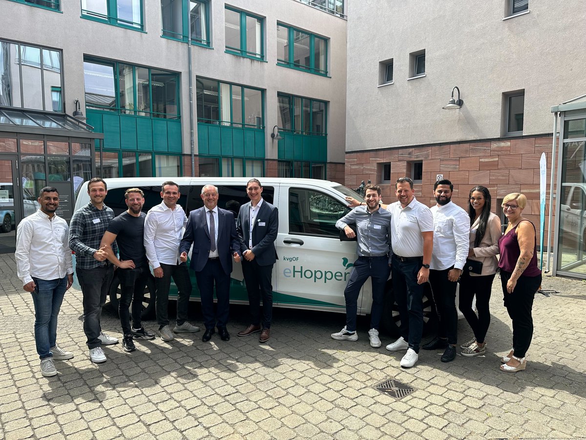 13 Kommunen, 1 Landkreis, 1 On-Demand-Verkehr: Seit kurzem ist der Hopper der <a href="/kvgOF_mbH/">kvgOF</a> gesamten LK #Offenbach unterwegs. Damit ist der #Hopper bundesweit der erste On-Demand-Verkehr, der einen ganzen Landkreis bedient.

Mehr Infos👇
clevershuttle.de/presse/kvgof-h…

<a href="/RMVdialog/">RMV Dialog</a>