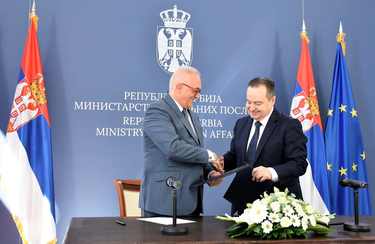 Prvi potpredsednik Vlade i ministar spolјnih poslova Republike Srbije Ivica Dačić i direktor Agencije za sprečavanje korupcije Dejan Damnjanović danas su potpisali Memorandum o razumevanju između Ministarstva i Agencije.