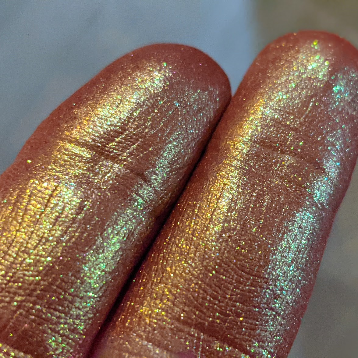 aromaleigh's tweet photo. Gorgeousness from Midian Spectra featuring Amanita color shifting shadow! Use her code MIDIAN15 to save 15% off on your order 🧡 https://t.co/oVJTNodCgE https://t.co/QkeiQMKlIg