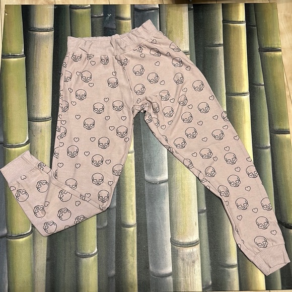 So good I had to share! Check out all the items I'm loving on <a href="/Poshmarkapp/">Poshmark</a> #poshmark #fashion #style #shopmycloset #hermes #nike #chaser: posh.mk/arFSmS26wBb