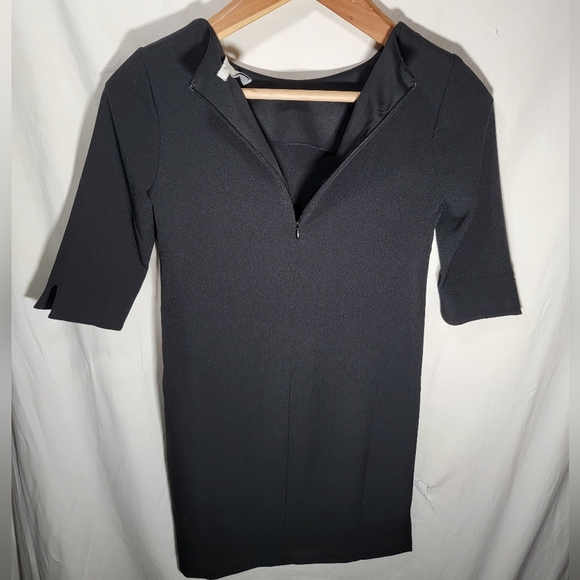 strawberryrn73's tweet photo. So good I had to share! Check out all the items I'm loving on @Poshmarkapp from @thelonniehays #poshmark #fashion #style #shopmycloset #whitehouseblackmarket: https://t.co/SoDZY97ZxT https://t.co/kljppp2p7Y