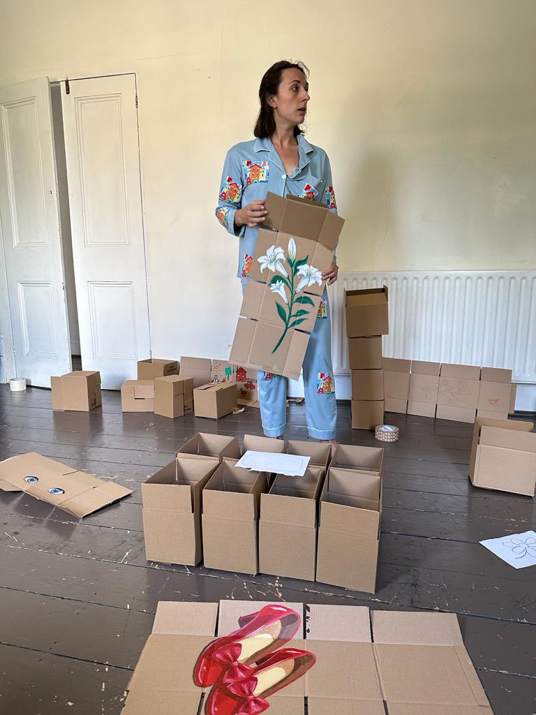 Much like “Home”, Our Set is coming to life in rehearsals this week.

Have you got your tickets yet? Only 3 days until we open. kingsheadtheatre.com/whats-on/the-o… <a href="/KingsHeadThtr/">King's Head Theatre</a> <a href="/raffaellavsero/">Raffaella Sero</a> <a href="/florence_evie/">Evie Florence</a>