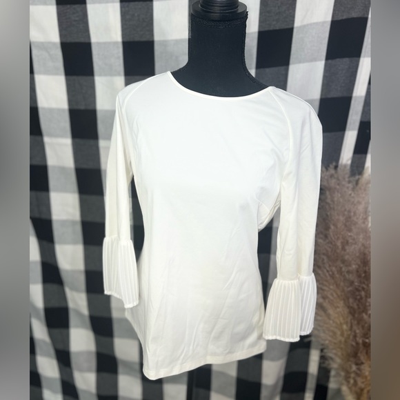 Breebp2's tweet photo. So good I had to share! Check out all the items I'm loving on @Poshmarkapp #poshmark #fashion #style #shopmycloset #elliekai: https://t.co/Nps8lOztyX https://t.co/qklZWNN3DE