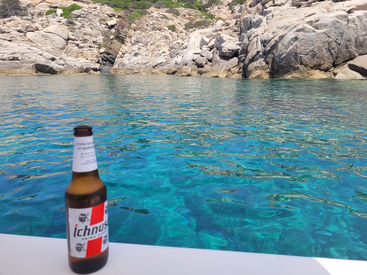 pierlugrasso74's tweet image. Birretta tra i graniti anarchici di #Spargi