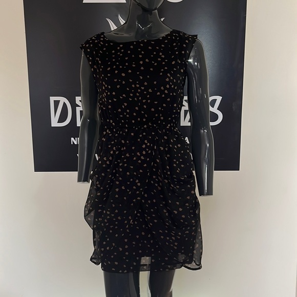 AltheaChambers's tweet photo. So good I had to share! Check out all the items I'm loving on @Poshmarkapp from @ThriftlyUK #poshmark #fashion #style #shopmycloset #gloriavanderbilt #axparis: https://t.co/tGw65SzAPi https://t.co/3OcmwW0Oqp