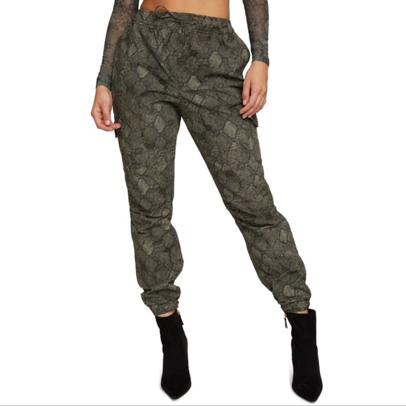 EcomLimitless's tweet photo. So good I had to share! Check out all the items I'm loving on @Poshmarkapp #poshmark #fashion #style #shopmycloset #xirena #goodamerican #victoriassecret: https://t.co/Uk7wvaqhPm https://t.co/s4AZK31Gij